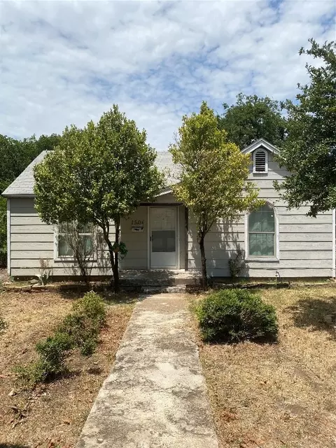 1504 W Gambrell St, Fort Worth, TX 76115