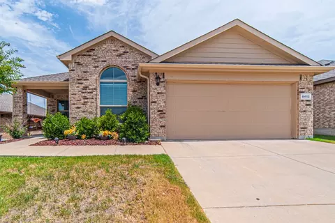 8412 Muddy Creek Dr, Fort Worth, TX 76131