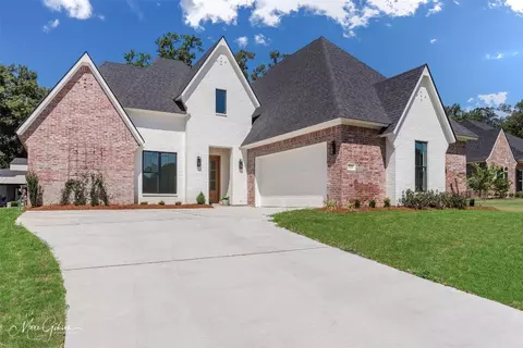 727 Julesburg Ln, Benton, LA 71006