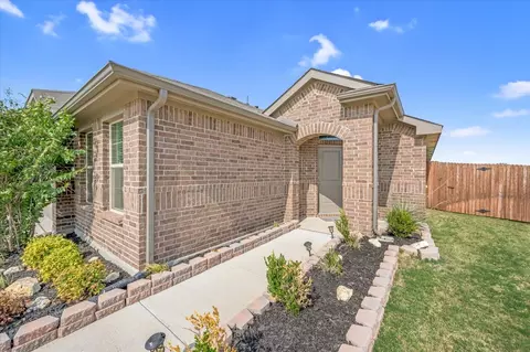 8400 Comanche Springs Dr, Fort Worth, TX 76131
