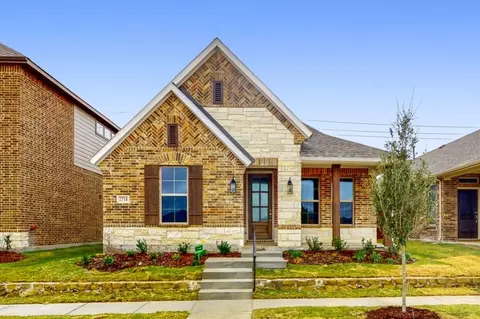 2718 Geranium Ln, Garland, TX 75042