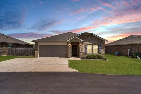 306 Ruffin Rd, Mabank, TX 75147