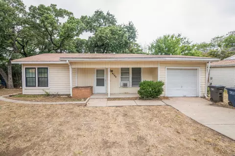 2720 Stark St, Fort Worth, TX 76112
