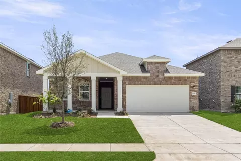 1831 Sandlin Dr, Forney, TX 75126