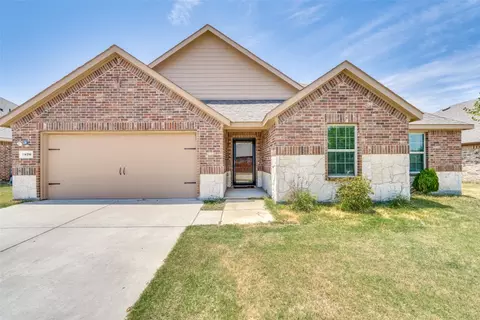 1520 Woodlake Dr, Waxahachie, TX 75165