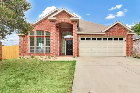 6701 Braeview Dr, Fort Worth, TX 76137