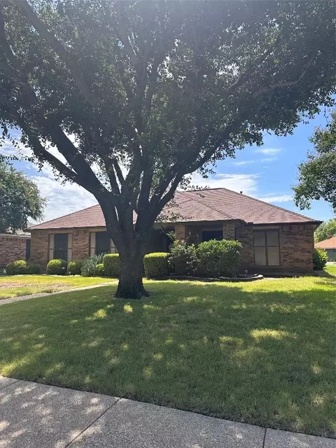 3917 Knights Bridge Dr, Rowlett, TX 75088