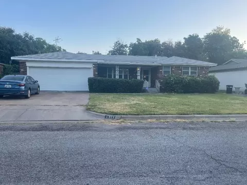4917 Ira St, Haltom City, TX 76117