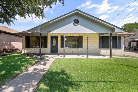 509 E 11th St, Kemp, TX 75143