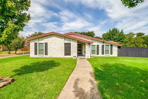 4602 Opelousas Ct, Grand Prairie, TX 75052