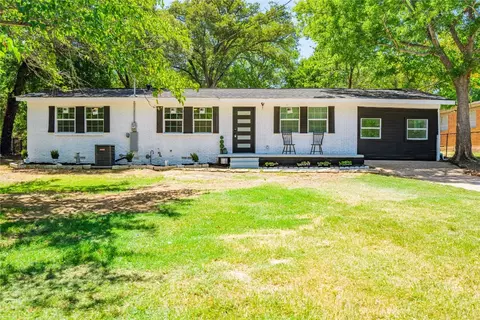 406 Maryland Dr, Malakoff, TX 75148