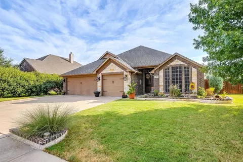400 Hudson Ln, Burleson, TX 76028