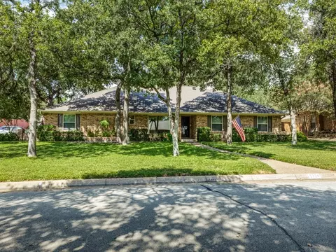1724 Deauville Ct, Fort Worth, TX 76112
