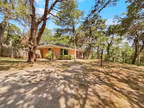 1012 Crestview Dr, Cedar Hill, TX 75104