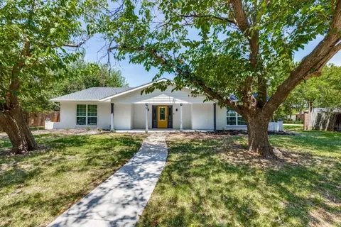 1617 Alexander Dr, Waxahachie, TX 75165