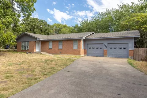 612 W Bridge St, Weatherford, TX 76086