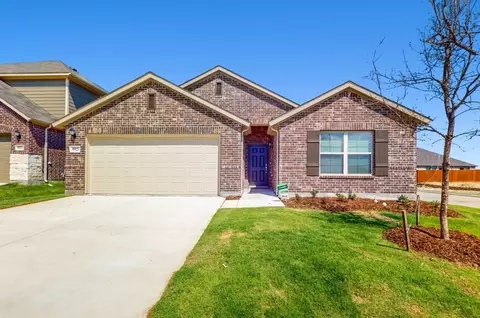 8925 Flying Eagle Ln, Fort Worth, TX 76131