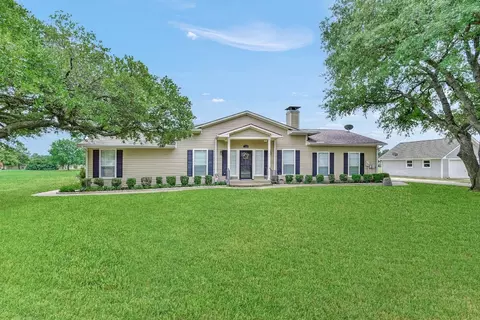 106 Navajo Trl, Lake Kiowa, TX 76240