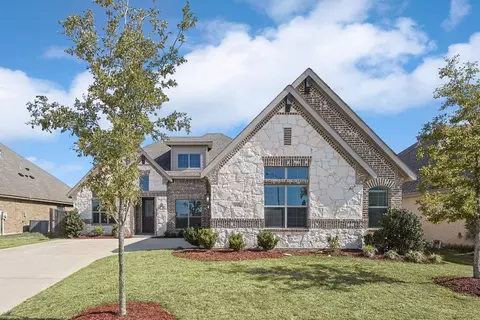 10916 Slick Rock Dr, Benbrook, TX 76126