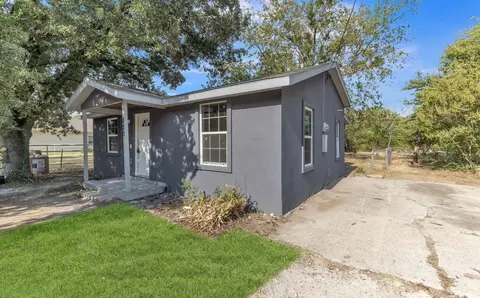 820 Clearfield Rd, Dallas, TX 75217