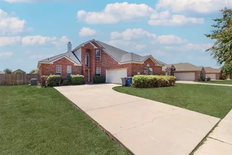 107 Waterview Pkwy, Red Oak, TX 75154