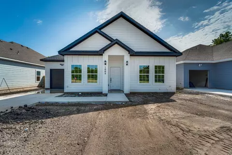 1008 Smith St, Ennis, TX 75119