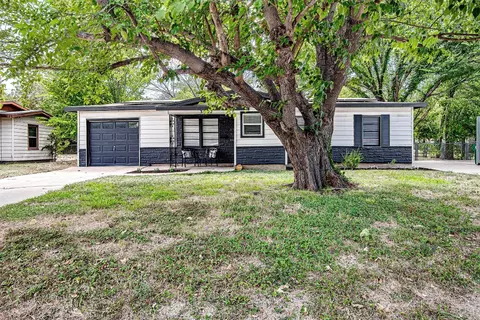 3632 Eastridge Dr, Haltom City, TX 76117