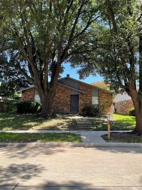 6338 Green Valley Dr, Garland, TX 75043