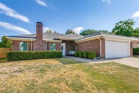 6424 High Lawn Ter, Watauga, TX 76148