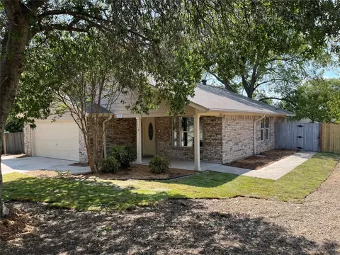 1217 N Rusk St, Weatherford, TX 76086