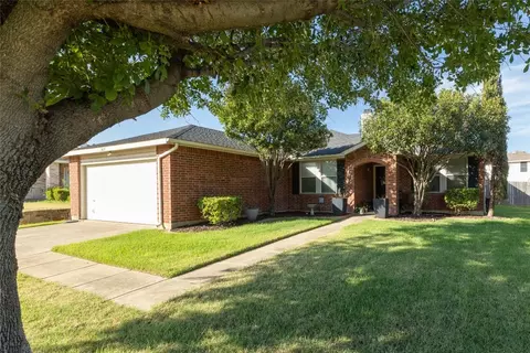 1435 Windy Meadows Dr, Burleson, TX 76028