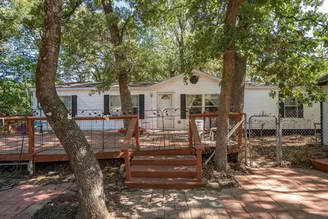 100 Crow St, Mabank, TX 75156
