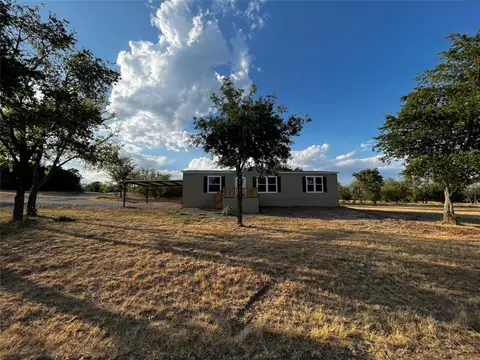 310 Overland Trl, Runaway Bay, TX 76426
