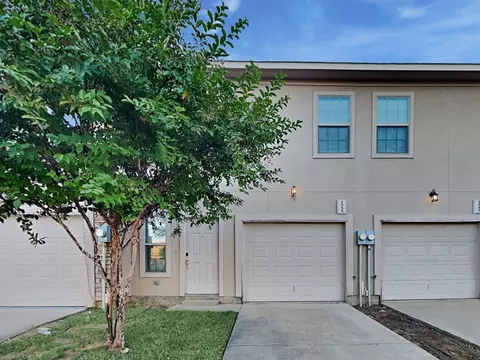 1555 Cozy Dr, Fort Worth, TX 76120
