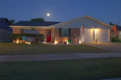 6248 Douglas Dr, Watauga, TX 76148