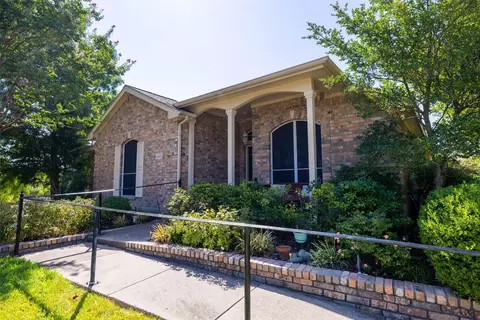 2402 Decoy Dr, Mesquite, TX 75181