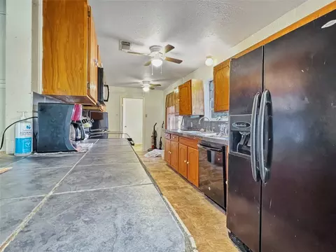 710 Oakbluff Dr, Lancaster, TX 75146 photo 14