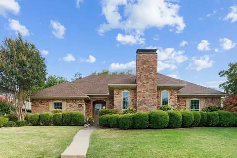 1606 Woodcreek Dr, Richardson, TX 75082