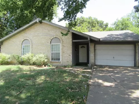 1215 Cove Dr, Garland, TX 75040