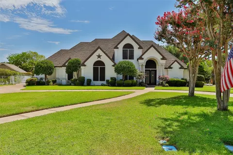 2703 Park Place Ct, Arlington, TX 76016