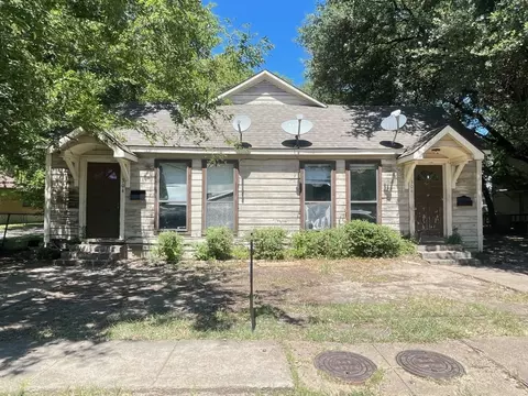 304 W 9th St, Bonham, TX 75418