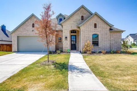 1033 Whisper Willows Dr, Haslet, TX 76052
