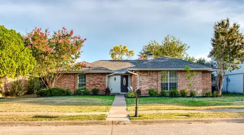 1114 Midway Dr, Richardson, TX 75081