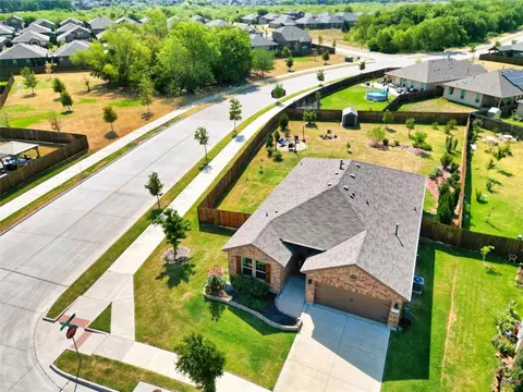 301 Sky Meadow Ln, Denton, TX 76210