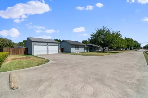 1151 Cozby St W, Benbrook, TX 76126