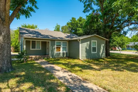 930 Poindexter Ave, Cleburne, TX 76033