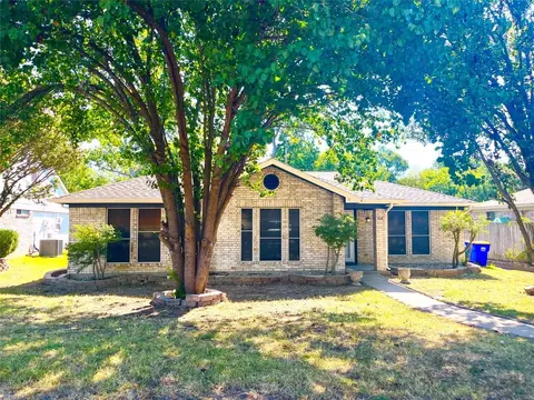 708 Oakbrook Ln, Seagoville, TX 75159