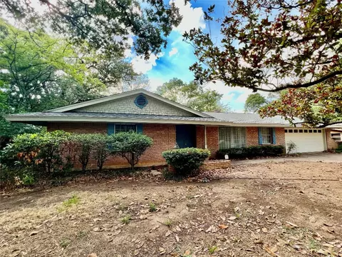 2006 Woods Dr, Arlington, TX 76010