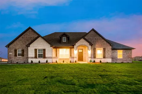 1296 Emilia Dr, Farmersville, TX 75442