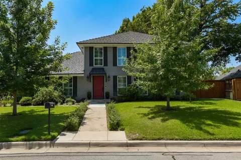 1104 Crowley Rd, Arlington, TX 76012